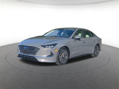 2022 Hyundai SONATA Hybrid SE