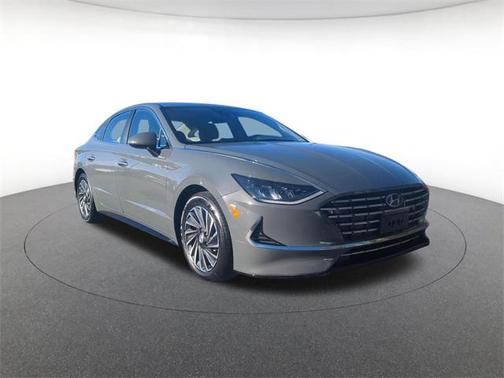 2022 Hyundai SONATA Hybrid SE