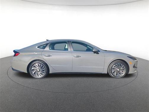 2022 Hyundai SONATA Hybrid SE