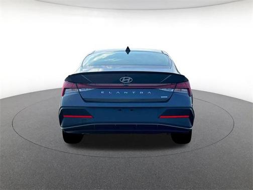 2025 Hyundai ELANTRA HEV SEL Sport