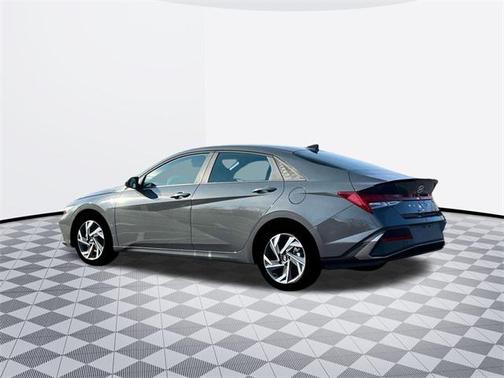 2025 Hyundai ELANTRA HEV SEL Sport