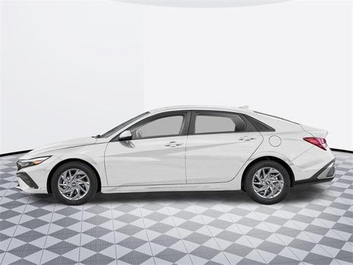 2025 Hyundai ELANTRA SEL