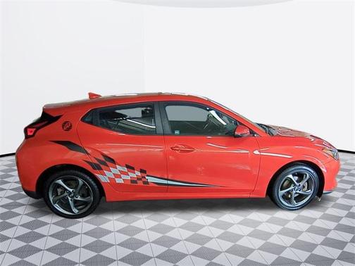 2019 Hyundai Veloster 2