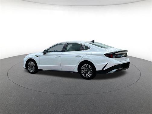2025 Hyundai SONATA Hybrid SE