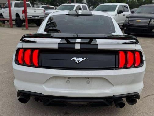 2020 Ford Mustang EcoBoost