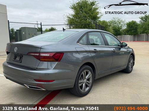 Platinum Gray Metallic 2019 Volkswagen Jetta 1.4T R-Line