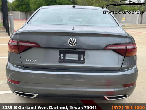 Platinum Gray Metallic 2019 Volkswagen Jetta 1.4T R-Line