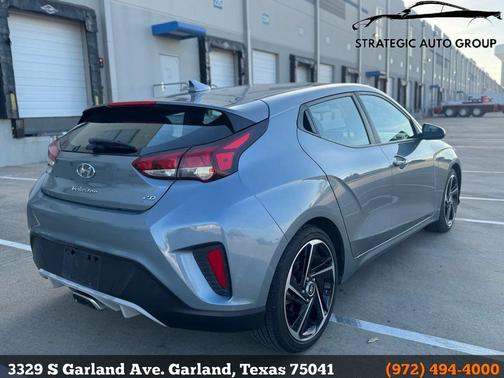 2019 Hyundai Veloster 2