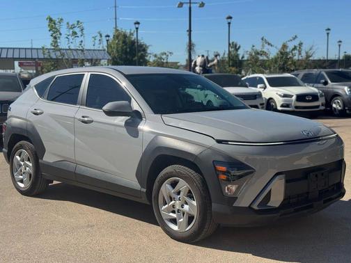 2025 Hyundai KONA SE