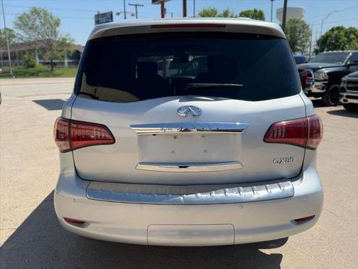 2017 INFINITI QX80 Base