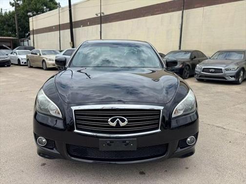 2014 INFINITI Q70 3.7