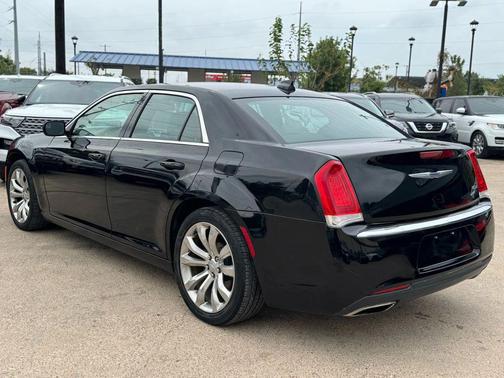 2019 Chrysler 300 Touring
