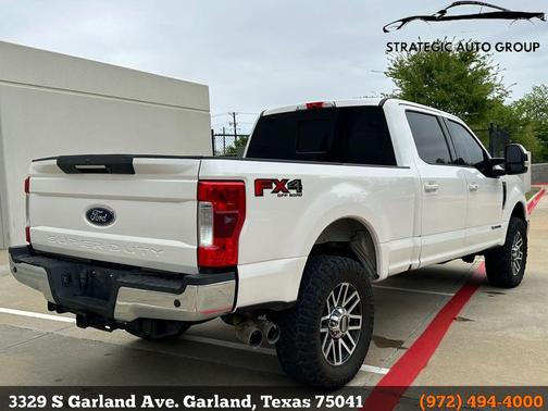 White 2017 Ford F-250 Lariat