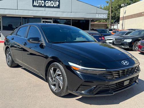 2025 Hyundai ELANTRA SEL