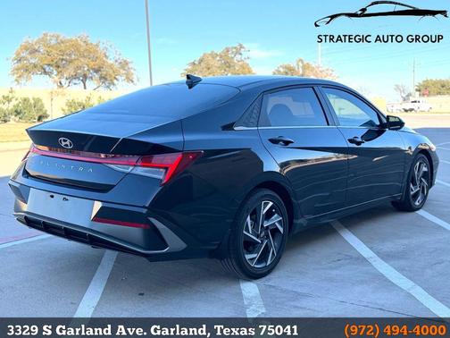 2025 Hyundai ELANTRA SEL