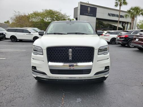 PRISTINE WHITE METALLIC 3C 2022 Lincoln Navigator BLACK LABEL