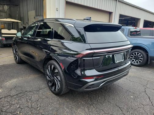 INFINITE BLACK MET CC 2025 Lincoln Nautilus BLACK LABEL