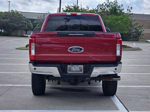 Ruby Red Metallic Tinted Clearcoat 2018 Ford F-350 Lariat