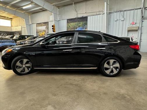 2017 Hyundai SONATA Hybrid Limited