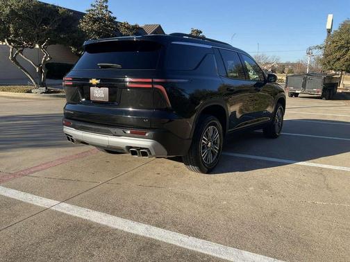 2024 Chevrolet Traverse LT