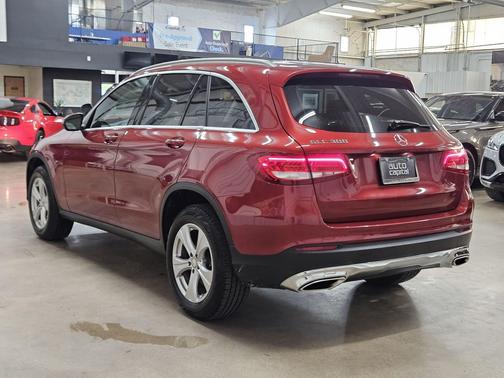 designo Cardinal Red Metallic 2016 Mercedes-Benz GLC 300 Base