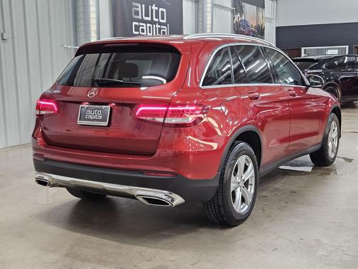 designo Cardinal Red Metallic 2016 Mercedes-Benz GLC 300 Base