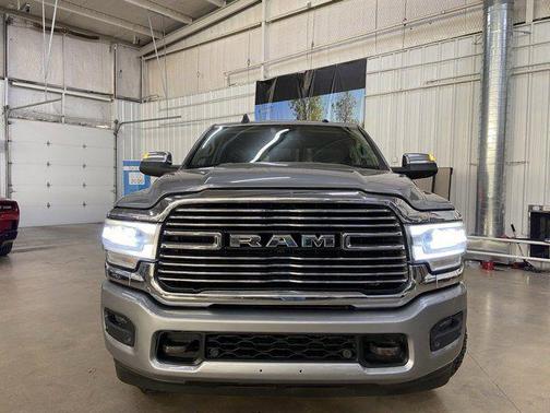 Billet Silver Metallic Clearcoat 2022 RAM 2500 Laramie Crew Cab 4x4 6'4' Box