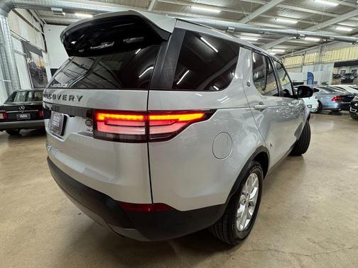 2020 Land Rover Discovery SE