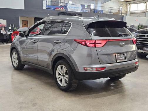 Mineral Silver 2017 Kia Sportage LX