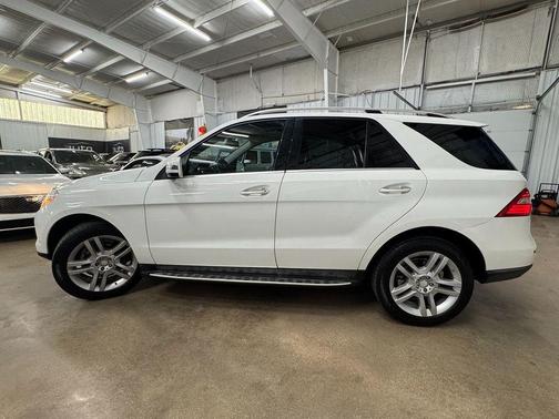 White 2015 Mercedes-Benz M-Class SUV