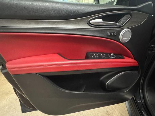 2018 Alfa Romeo Stelvio Ti Sport