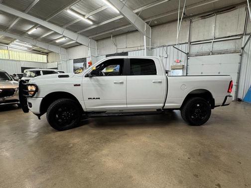 Bright White Clearcoat 2021 RAM 2500 Big Horn Crew Cab 4x4 6'4' Box
