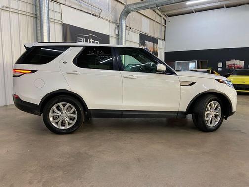 2020 Land Rover Discovery SE