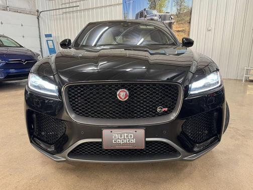 2019 Jaguar F-PACE SVR