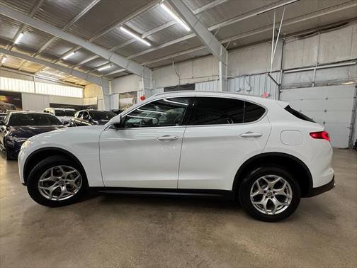 2019 Alfa Romeo Stelvio Base