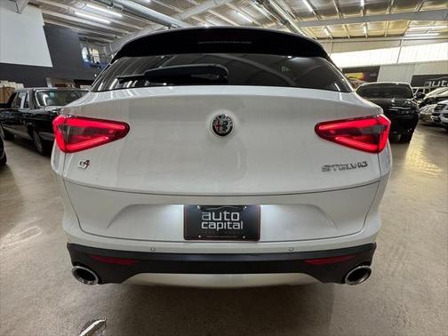2019 Alfa Romeo Stelvio Base