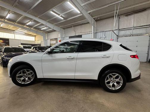 2019 Alfa Romeo Stelvio Base