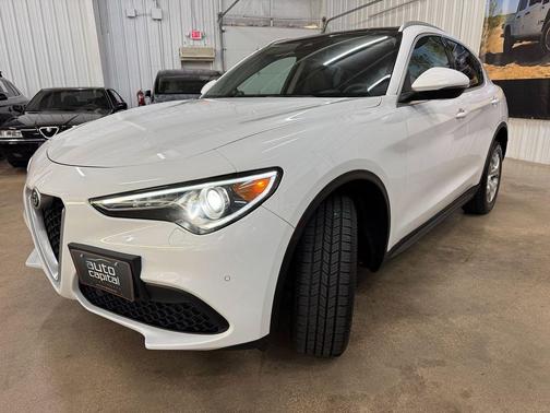 2019 Alfa Romeo Stelvio Base