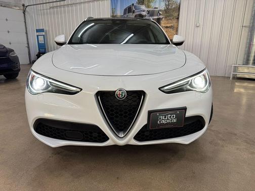 2019 Alfa Romeo Stelvio Base