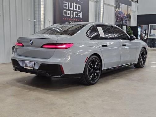 Brooklyn Grey Metallic 2023 BMW 740 i
