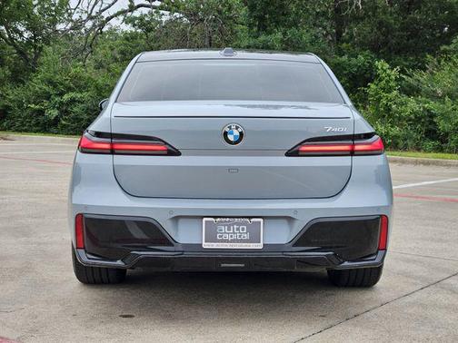 Brooklyn Grey Metallic 2023 BMW 740 i