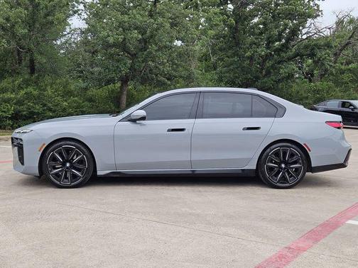 Brooklyn Grey Metallic 2023 BMW 740 i