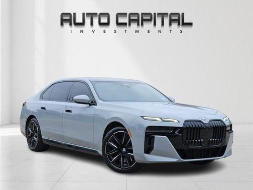 Brooklyn Grey Metallic 2023 BMW 740 i