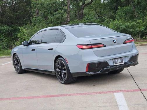 Brooklyn Grey Metallic 2023 BMW 740 i