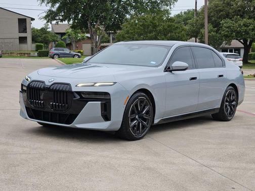 Brooklyn Grey Metallic 2023 BMW 740 i
