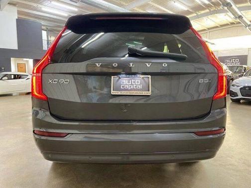 Platinum Grey Metallic 2023 Volvo XC90 B5 Core