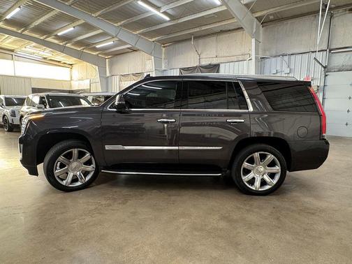 2017 Cadillac Escalade Luxury