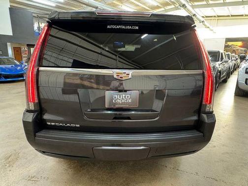 Dark Granite Metallic 2017 Cadillac Escalade Luxury