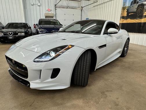 2016 Jaguar F-TYPE R