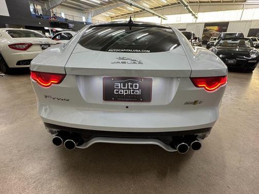 2016 Jaguar F-TYPE R
